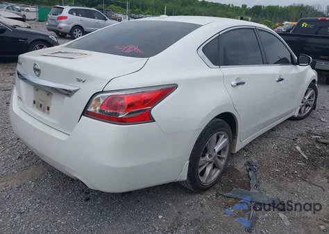 2015 Nissan Altima 2.5 Sv z USA, uszkodzony, nr VIN 1N4AL3AP5FC166911